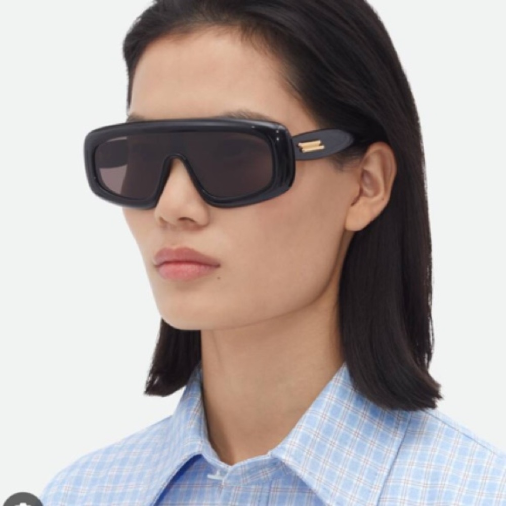 Bottega Veneta Bomb shield sunglasses